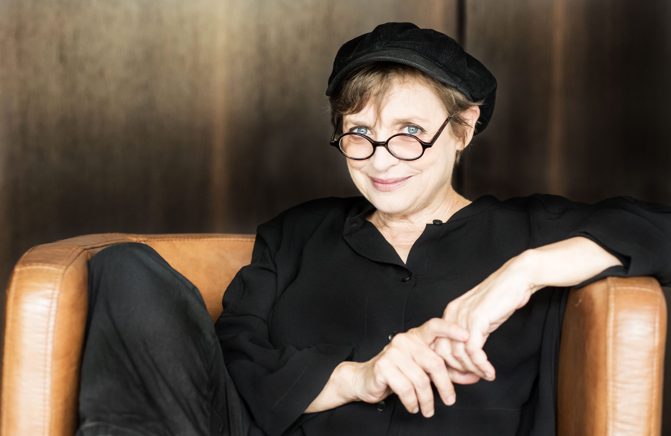 Katharina Thalbach liest „Miss Merkel: Mord auf dem Friedhof“